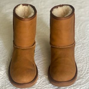 Girl’s Uggs Sz. 3